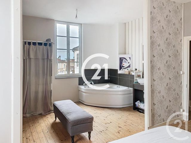 Maison &agrave; vendre - 6 pi&egrave;ces - 200 m2 - Cognac - 16 - POITOU-CHARENTES