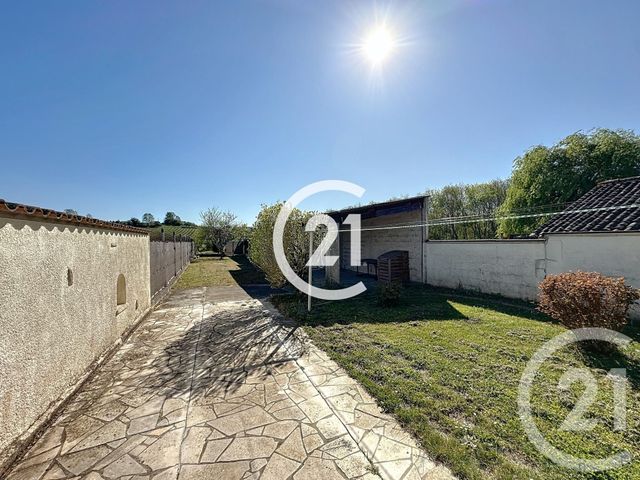 Maison à vendre - 7 pièces - 216,50 m2 - Boutiers St Trojan - 16 - POITOU-CHARENTES