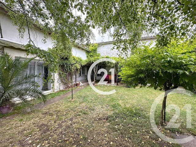 Maison à vendre - 4 pièces - 200 m2 - Celles - 17 - POITOU-CHARENTES