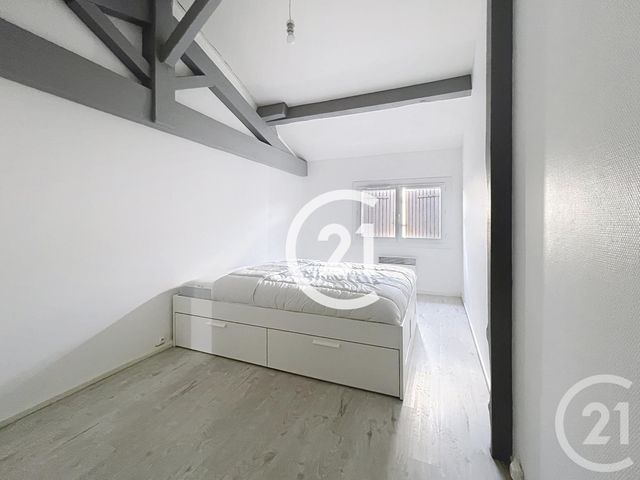 Maison &agrave; louer - 5 pi&egrave;ces - 89 m2 - Boutiers St Trojan - 16 - POITOU-CHARENTES