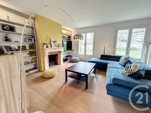 Maison &agrave; louer - 7 pi&egrave;ces - 124 m2 - Salles D Angles - 16 - POITOU-CHARENTES