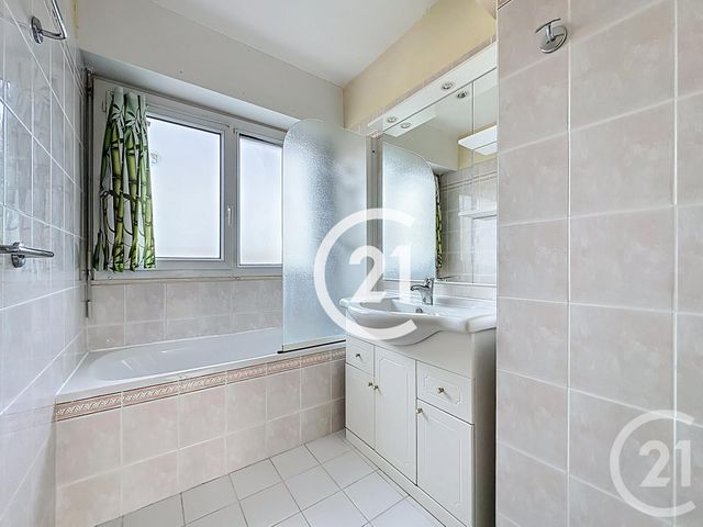 Appartement T4 &agrave; vendre - 4 pi&egrave;ces - 84,50 m2 - Cognac - 16 - POITOU-CHARENTES