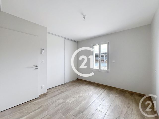 Maison à louer - 6 pièces - 153 m2 - Jarnac Champagne - 17 - POITOU-CHARENTES