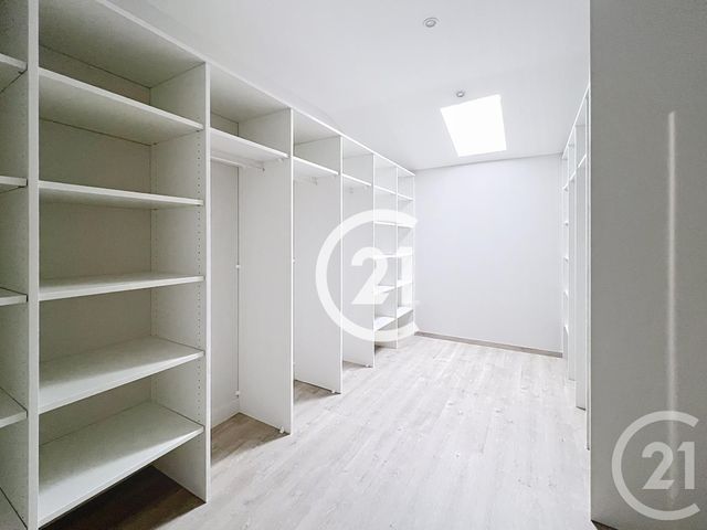 Maison à louer - 6 pièces - 153 m2 - Jarnac Champagne - 17 - POITOU-CHARENTES