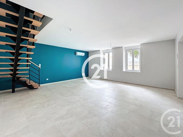 Maison à louer - 6 pièces - 153 m2 - Jarnac Champagne - 17 - POITOU-CHARENTES