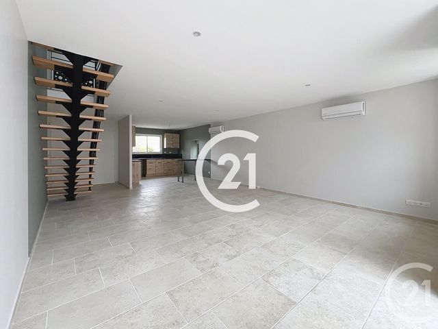 Maison à louer - 4 pièces - 125 m2 - Jarnac Champagne - 17 - POITOU-CHARENTES