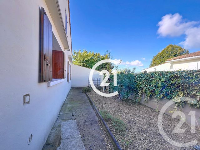 Maison à vendre - 3 pièces - 122 m2 - Chateaubernard - 16 - POITOU-CHARENTES