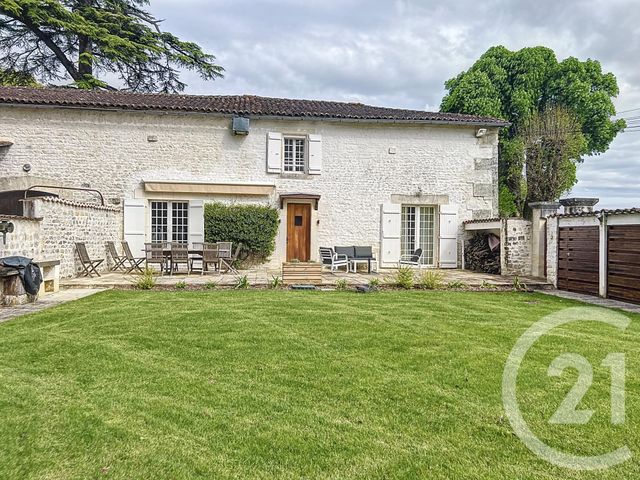 Maison &agrave; louer - 5 pi&egrave;ces - 166 m2 - St Laurent De Cognac - 16 - POITOU-CHARENTES