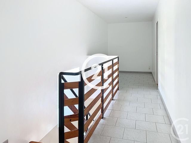 Maison &agrave; louer - 4 pi&egrave;ces - 132,70 m2 - Boutiers St Trojan - 16 - POITOU-CHARENTES