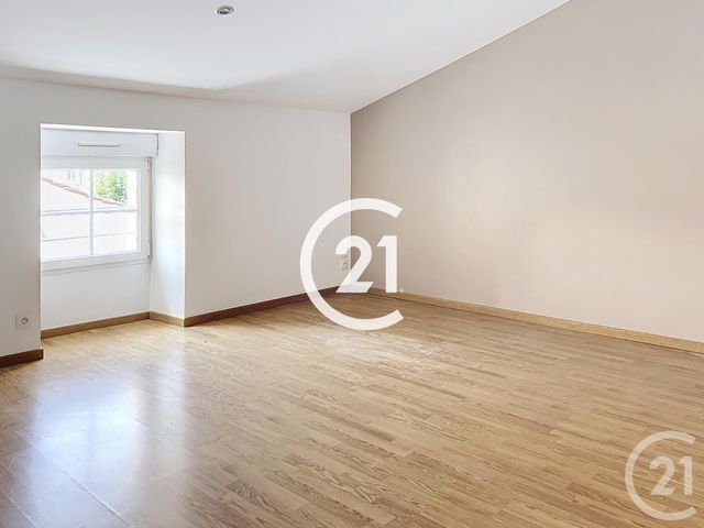 Maison &agrave; louer - 4 pi&egrave;ces - 132,70 m2 - Boutiers St Trojan - 16 - POITOU-CHARENTES