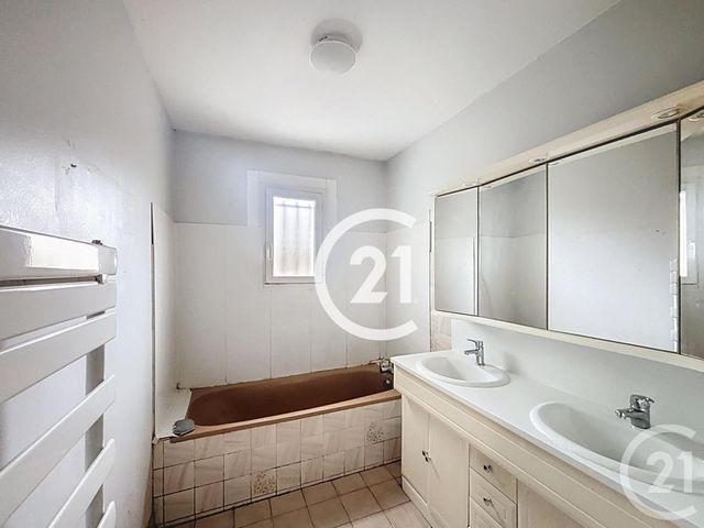 Maison &agrave; vendre - 4 pi&egrave;ces - 101,50 m2 - Boutiers St Trojan - 16 - POITOU-CHARENTES