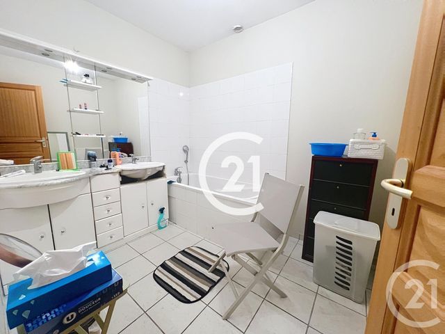 Appartement F3 &agrave; louer - 3 pi&egrave;ces - 109 m2 - Cognac - 16 - POITOU-CHARENTES