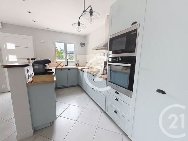 Maison &agrave; louer - 3 pi&egrave;ces - 84,50 m2 - Chassors - 16 - POITOU-CHARENTES