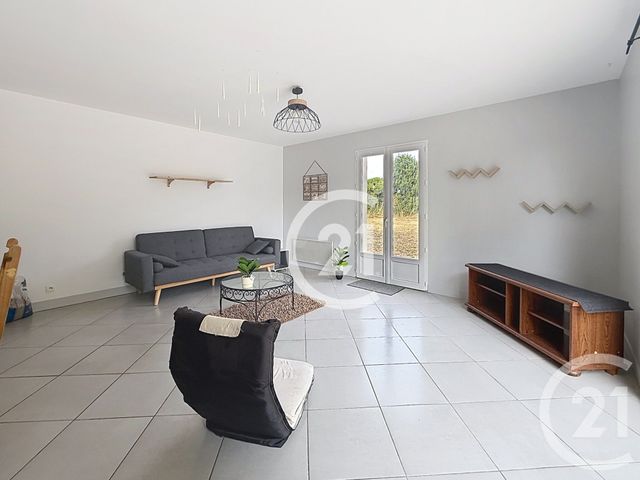 Maison &agrave; louer - 3 pi&egrave;ces - 84,50 m2 - Chassors - 16 - POITOU-CHARENTES
