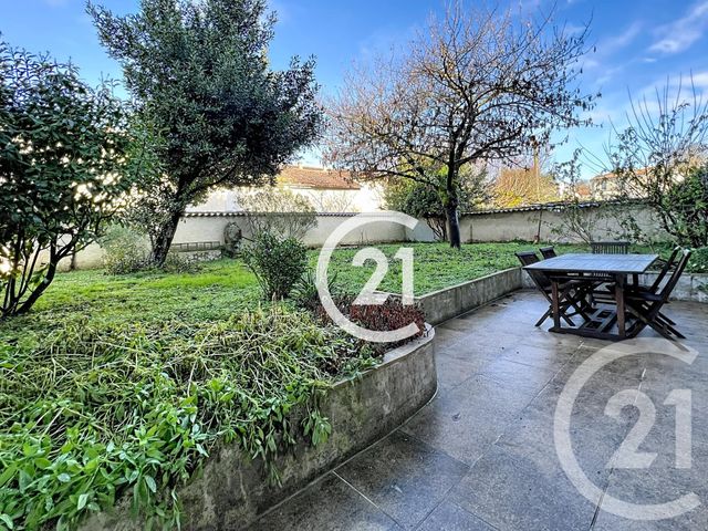 Maison &agrave; louer - 6 pi&egrave;ces - 179 m2 - Cognac - 16 - POITOU-CHARENTES