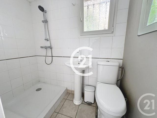 Maison &agrave; louer - 5 pi&egrave;ces - 111 m2 - St Brice - 16 - POITOU-CHARENTES