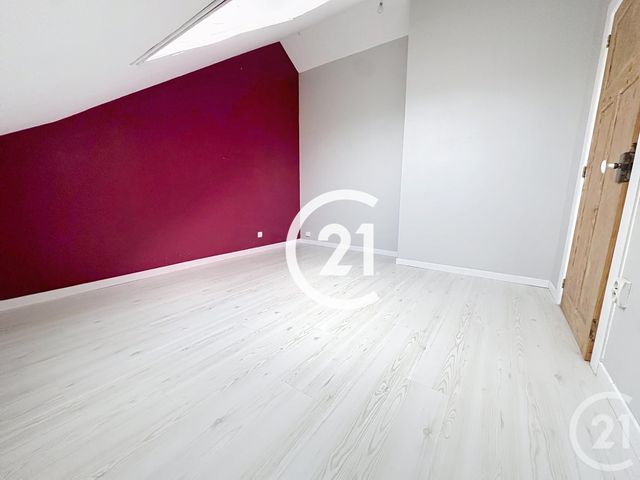 Maison &agrave; louer - 5 pi&egrave;ces - 120 m2 - Chateaubernard - 16 - POITOU-CHARENTES