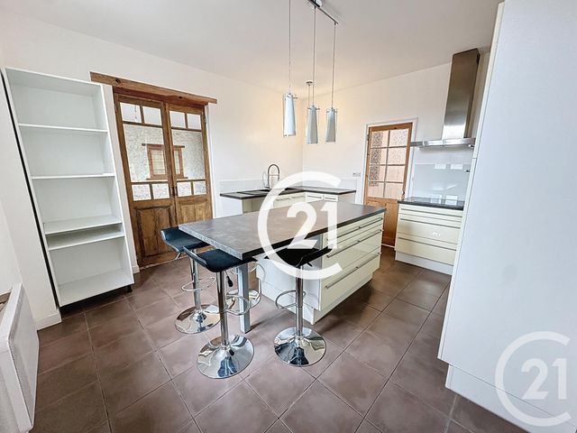 Maison &agrave; louer - 5 pi&egrave;ces - 120 m2 - Chateaubernard - 16 - POITOU-CHARENTES