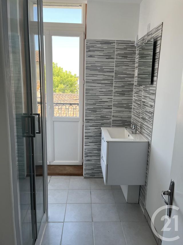 Appartement T2 &agrave; louer - 2 pi&egrave;ces - 32 m2 - Cognac - 16 - POITOU-CHARENTES