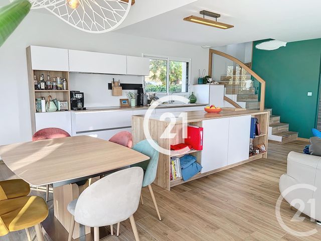 Maison &agrave; louer - 4 pi&egrave;ces - 128,88 m2 - St Brice - 16 - POITOU-CHARENTES