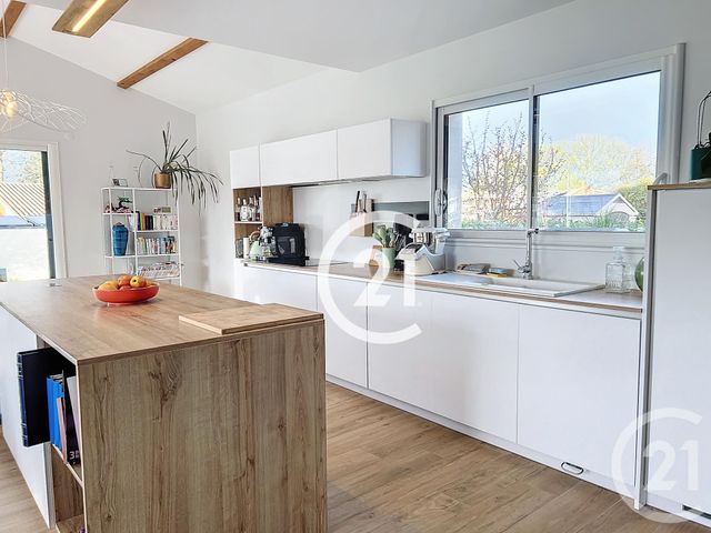 Maison &agrave; louer - 4 pi&egrave;ces - 128,88 m2 - St Brice - 16 - POITOU-CHARENTES