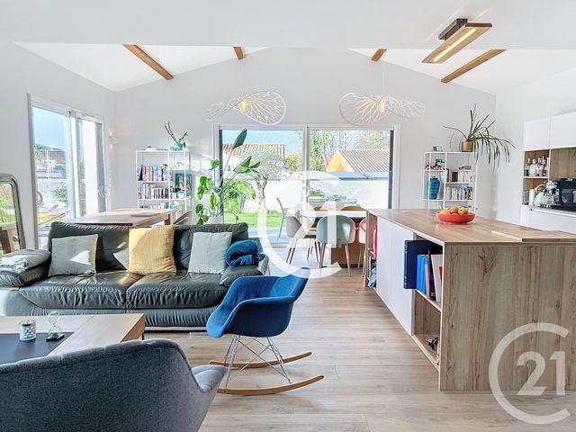 Maison &agrave; louer - 4 pi&egrave;ces - 128,88 m2 - St Brice - 16 - POITOU-CHARENTES