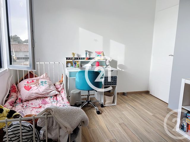 Maison &agrave; louer - 4 pi&egrave;ces - 128,88 m2 - St Brice - 16 - POITOU-CHARENTES