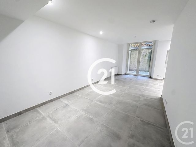 Appartement F1 &agrave; louer - 1 pi&egrave;ce - 29,50 m2 - Cognac - 16 - POITOU-CHARENTES