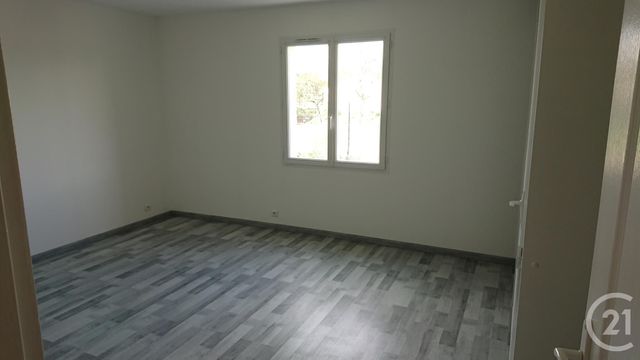 Maison &agrave; louer - 5 pi&egrave;ces - 149 m2 - Merpins - 16 - POITOU-CHARENTES