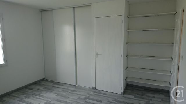 Maison &agrave; louer - 5 pi&egrave;ces - 149 m2 - Merpins - 16 - POITOU-CHARENTES