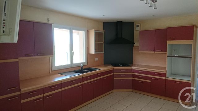 Maison &agrave; louer - 5 pi&egrave;ces - 149 m2 - Merpins - 16 - POITOU-CHARENTES