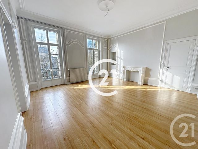 Appartement &agrave; louer - 4 pi&egrave;ces - 152 m2 - Cognac - 16 - POITOU-CHARENTES