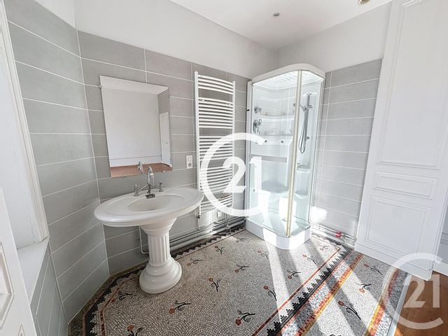 Appartement &agrave; louer - 4 pi&egrave;ces - 152 m2 - Cognac - 16 - POITOU-CHARENTES