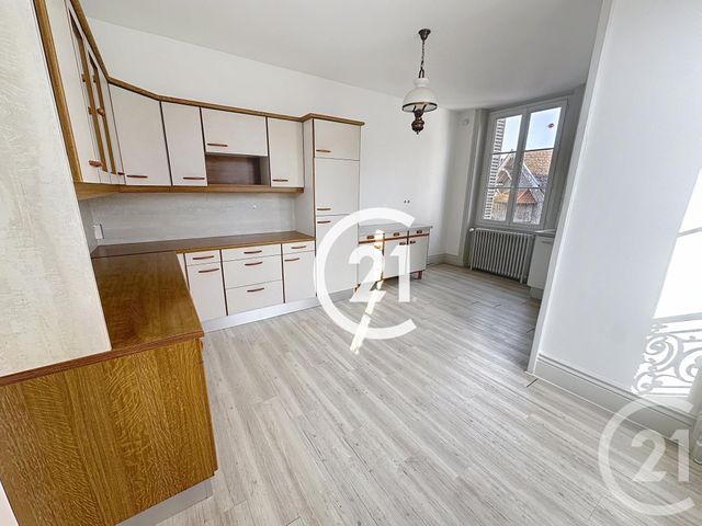 Appartement &agrave; louer - 4 pi&egrave;ces - 152 m2 - Cognac - 16 - POITOU-CHARENTES