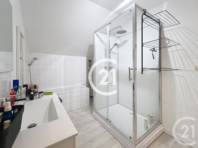 Maison &agrave; louer - 4 pi&egrave;ces - 123,50 m2 - St Brice - 16 - POITOU-CHARENTES