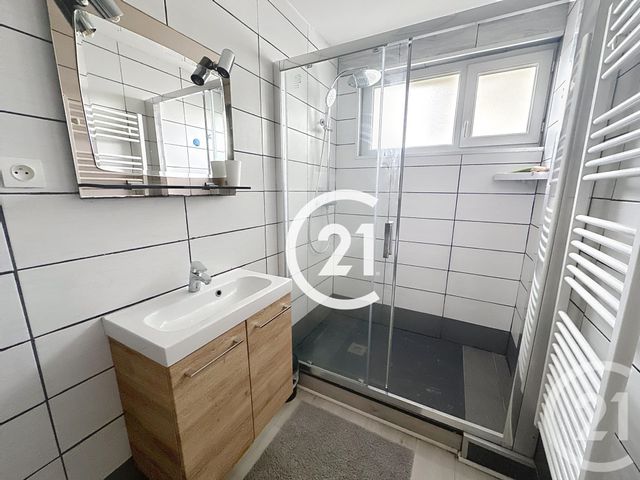 Appartement F3 &agrave; louer - 3 pi&egrave;ces - 62 m2 - Cognac - 16 - POITOU-CHARENTES
