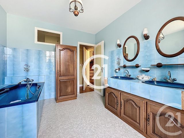 Maison &agrave; vendre - 7 pi&egrave;ces - 218,30 m2 - Louzac St Andre - 16 - POITOU-CHARENTES