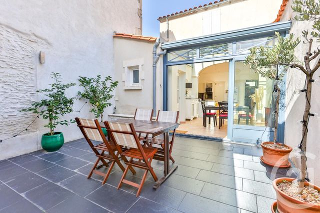 Maison &agrave; louer - 4 pi&egrave;ces - 110,40 m2 - Cognac - 16 - POITOU-CHARENTES