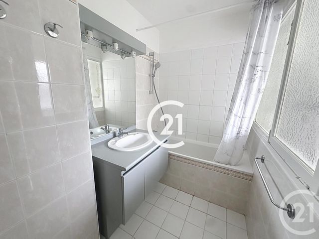 Appartement F3 &agrave; louer - 4 pi&egrave;ces - 73 m2 - Cognac - 16 - POITOU-CHARENTES