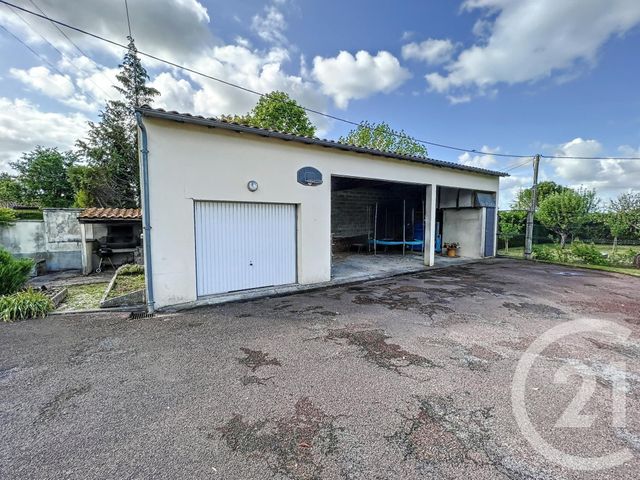 Maison &agrave; louer - 5 pi&egrave;ces - 114 m2 - Archiac - 17 - POITOU-CHARENTES