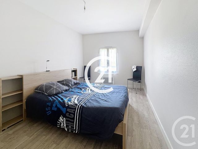 Appartement T3 &agrave; louer - 4 pi&egrave;ces - 95 m2 - Archiac - 17 - POITOU-CHARENTES