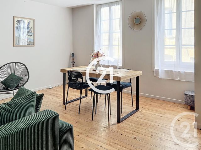 Appartement F4 &agrave; louer - 4 pi&egrave;ces - 90 m2 - Cognac - 16 - POITOU-CHARENTES