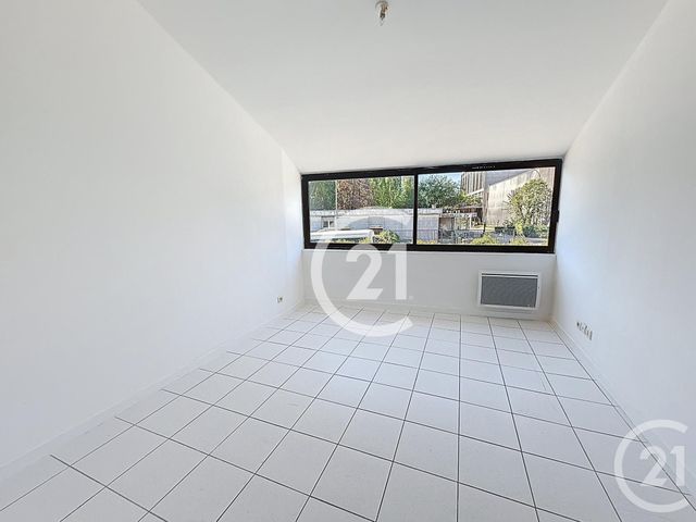 Appartement F2 &agrave; louer - 2 pi&egrave;ces - 54,57 m2 - Cognac - 16 - POITOU-CHARENTES