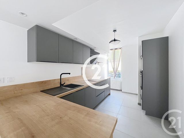 Maison &agrave; louer - 5 pi&egrave;ces - 143 m2 - Cognac - 16 - POITOU-CHARENTES