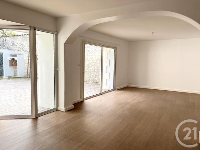Maison &agrave; louer - 4 pi&egrave;ces - 125 m2 - Cognac - 16 - POITOU-CHARENTES