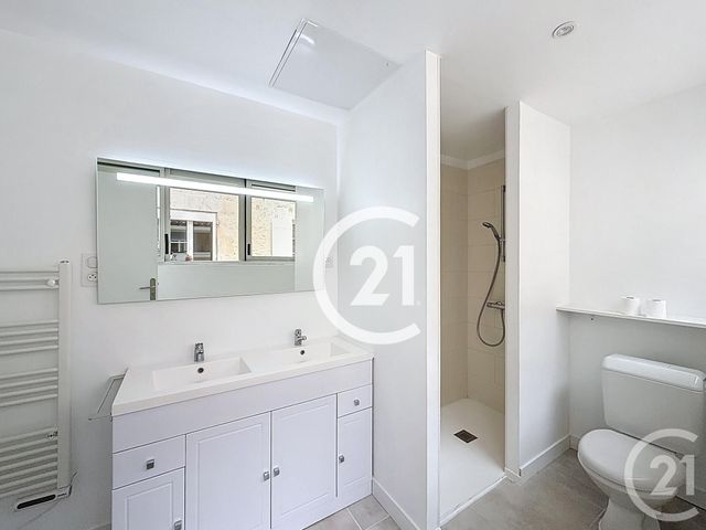 Appartement F3 &agrave; louer - 4 pi&egrave;ces - 92,60 m2 - Cognac - 16 - POITOU-CHARENTES