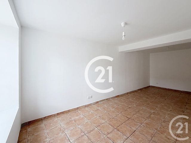 Appartement F3 &agrave; louer - 4 pi&egrave;ces - 92,60 m2 - Cognac - 16 - POITOU-CHARENTES