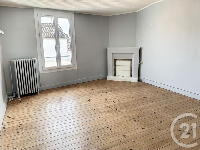 Maison &agrave; louer - 7 pi&egrave;ces - 147 m2 - Cognac - 16 - POITOU-CHARENTES