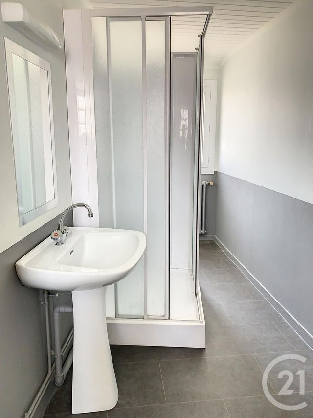 Maison &agrave; louer - 7 pi&egrave;ces - 147 m2 - Cognac - 16 - POITOU-CHARENTES