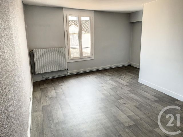 Maison &agrave; louer - 7 pi&egrave;ces - 147 m2 - Cognac - 16 - POITOU-CHARENTES